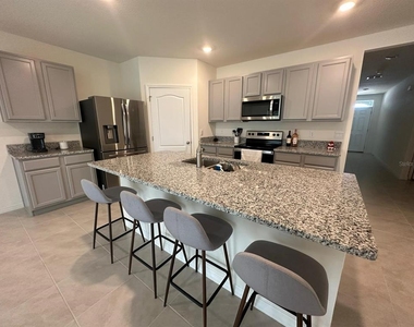 975 Brooklet Drive - Photo Thumbnail 8