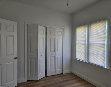 403 Avenue J Se - Photo Thumbnail 4