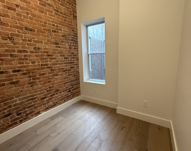 1853 Cornelia Street - Photo Thumbnail 5