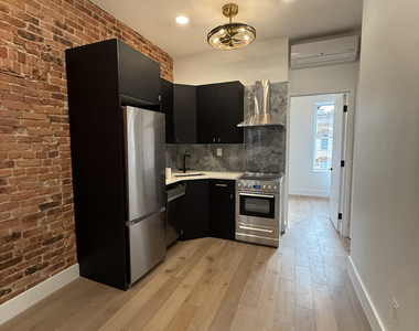 1853 Cornelia Street - Photo Thumbnail 10