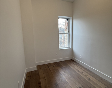 1853 Cornelia Street - Photo Thumbnail 8