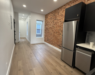 1853 Cornelia Street - Photo Thumbnail 9