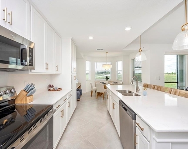17625 Opal Sand Drive - Photo Thumbnail 8