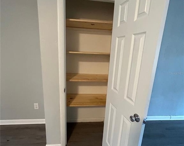 2212 Se 36th Terrace - Photo Thumbnail 3