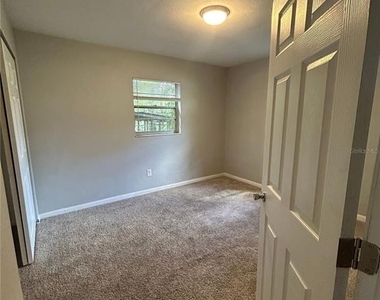 2212 Se 36th Terrace - Photo Thumbnail 5