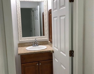 25385 Sandhill Boulevard - Photo Thumbnail 10