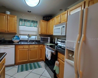 3233 Wood Thrush Drive - Photo Thumbnail 8