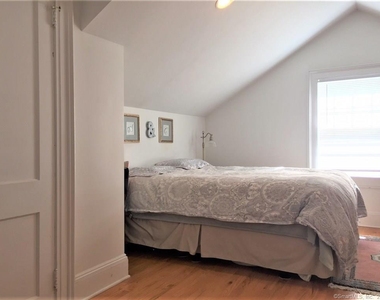 209 Willard Street - Photo Thumbnail 9