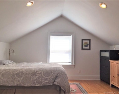 209 Willard Street - Photo Thumbnail 8