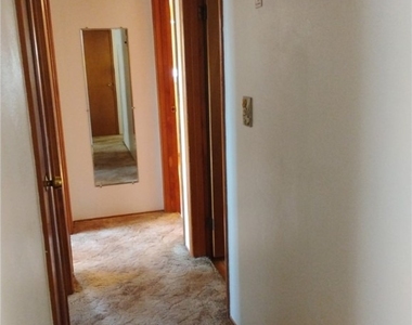 227 Parklane Dr - Photo Thumbnail 7