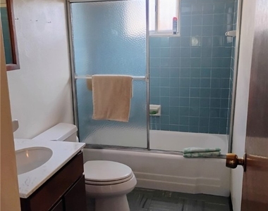 227 Parklane Dr - Photo Thumbnail 9