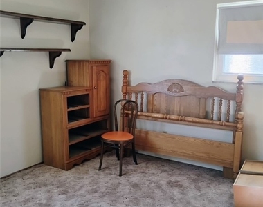 227 Parklane Dr - Photo Thumbnail 10