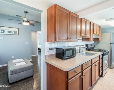 309 Hiering Avenue - Photo Thumbnail 2