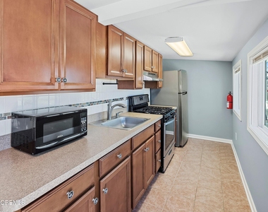 309 Hiering Avenue - Photo Thumbnail 3