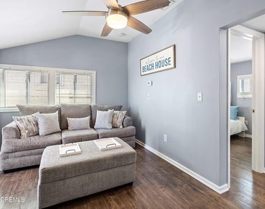 309 Hiering Avenue - Photo Thumbnail 14