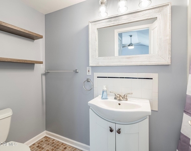 309 Hiering Avenue - Photo Thumbnail 12
