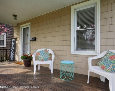 612 Sylvania Avenue - Photo Thumbnail 4