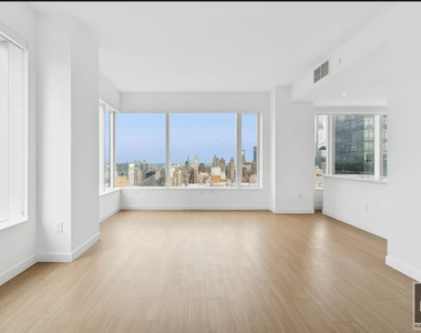 10th Avenue - Photo Thumbnail 8