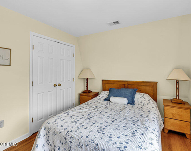 600 St Clair Avenue - Photo Thumbnail 15