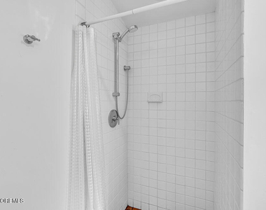 600 St Clair Avenue - Photo Thumbnail 13