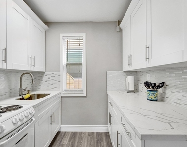 329 Connecticut Street - Photo Thumbnail 7