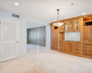 5400 N Ocean Boulevard - Photo Thumbnail 8