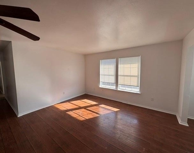 108 Mckinley Street - Photo Thumbnail 5