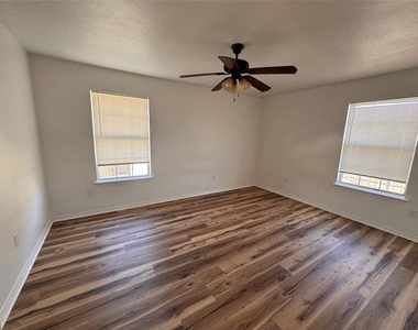 108 Mckinley Street - Photo Thumbnail 3