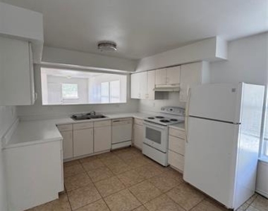 108 Mckinley Street - Photo Thumbnail 1