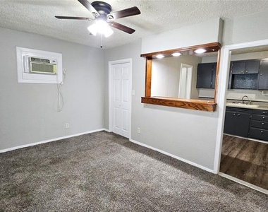 2308 Nw 12th Street - Photo Thumbnail 4
