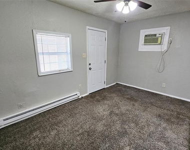 2308 Nw 12th Street - Photo Thumbnail 3