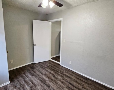2308 Nw 12th Street - Photo Thumbnail 10
