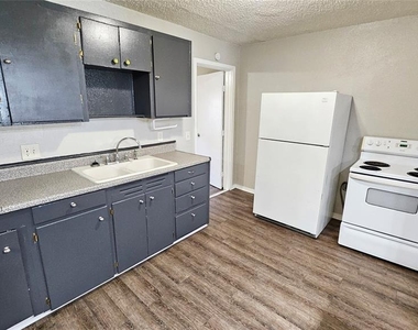 2308 Nw 12th Street - Photo Thumbnail 6