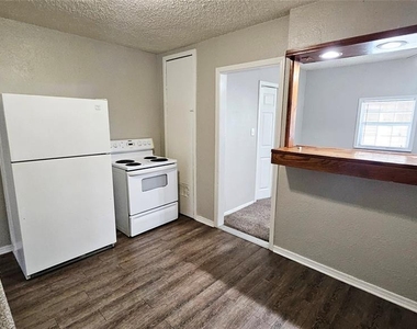 2308 Nw 12th Street - Photo Thumbnail 7