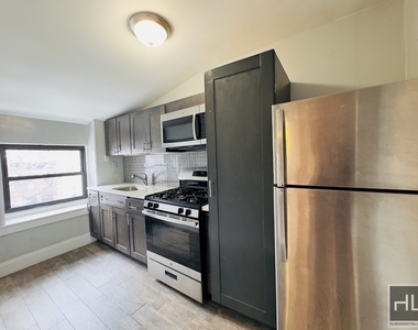 284 Halsey Street - Photo Thumbnail 2