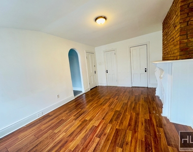 284 Halsey Street - Photo Thumbnail 1