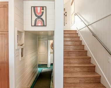2814 Studio Drive - Photo Thumbnail 14