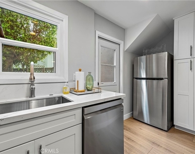 432 N Coast - Photo Thumbnail 9
