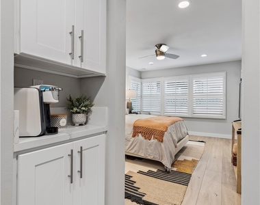 432 N Coast - Photo Thumbnail 6