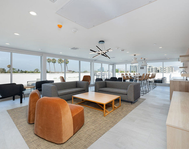 2600 S Sepulveda Boulevard - Photo Thumbnail 1