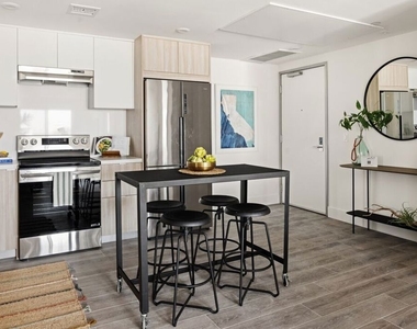 2600 S Sepulveda Boulevard - Photo Thumbnail 6