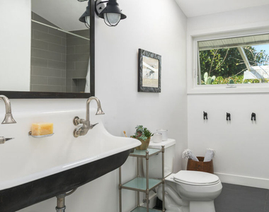 6750 Fernhill Drive - Photo Thumbnail 12