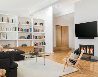 6750 Fernhill Drive - Photo Thumbnail 3
