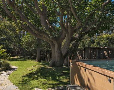 6750 Fernhill Drive - Photo Thumbnail 18