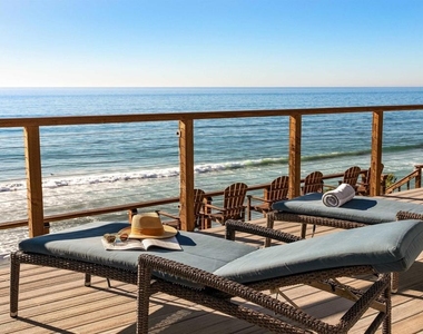 1680 N Neptune Ave - Photo Thumbnail 16