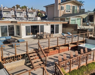 1680 N Neptune Ave - Photo Thumbnail 49