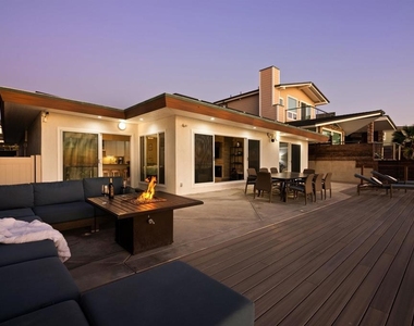 1680 N Neptune Ave - Photo Thumbnail 3