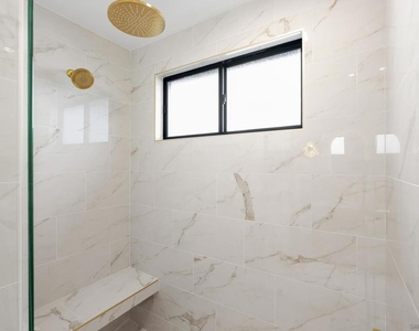 952 Pacific Beach Dr - Photo Thumbnail 19