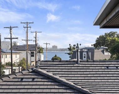 952 Pacific Beach Dr - Photo Thumbnail 29