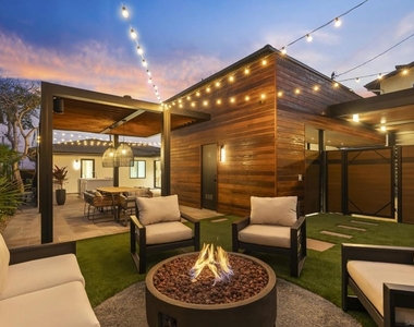 952 Pacific Beach Dr - Photo Thumbnail 10